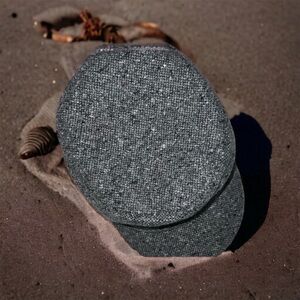 Grey tweed men fashionable EK cap.